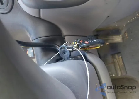 2000 Plymouth Grand Voyager Se from USA, damaged, VIN 2P4GP44G0YR523234